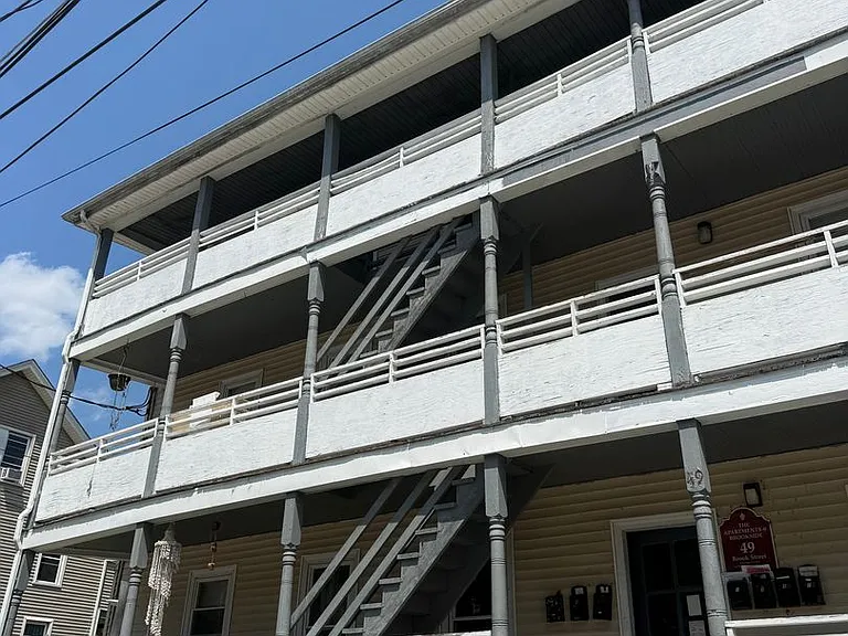49 Brook St — Photo 9