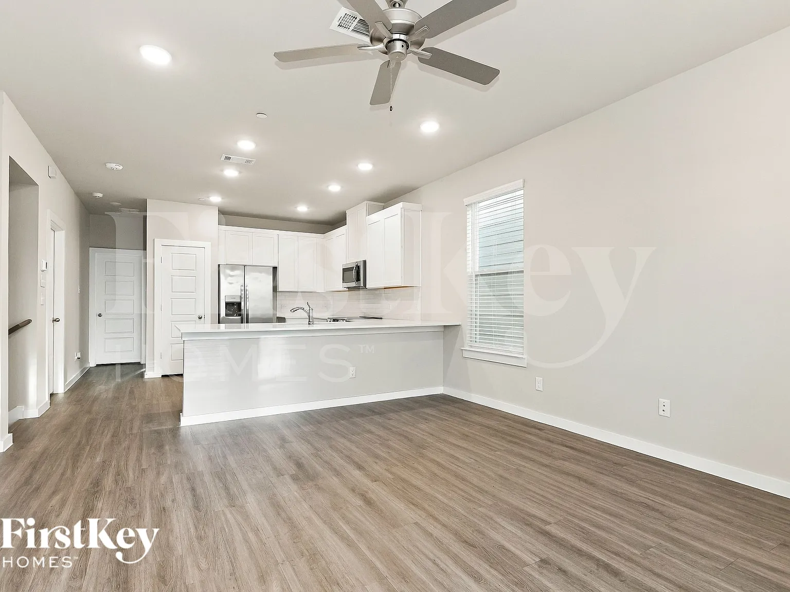 4 bed, 4.0 bath, 2013 sqft, $2,460 — Photo 3