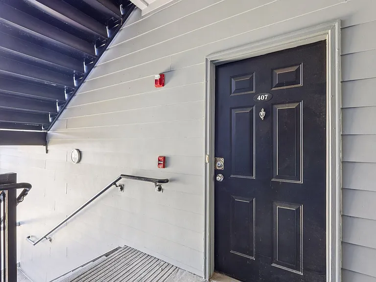 Brookside Park Apartments — Photo 72