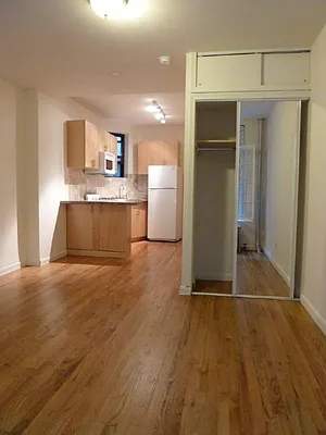 Rented by Chartwell Manhattan Realty | media 21