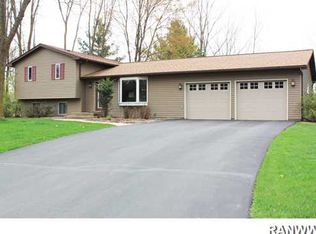 2914 Plum Tree Cir S, Menomonie, WI 54751