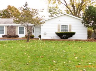 8033 S Carnaby Ct, Hanover Park, IL