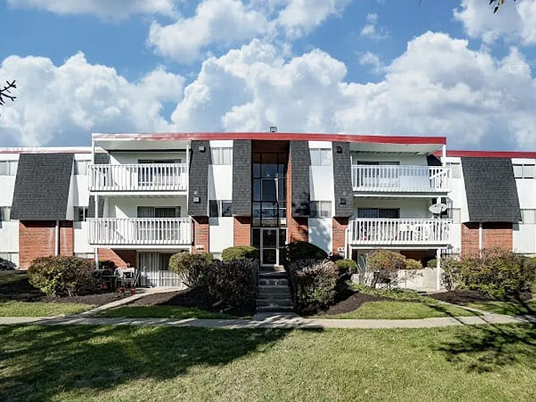 Finneytown Apartments & Townhomes — Photo 11