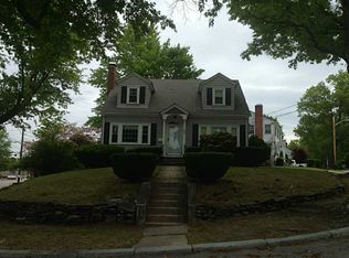 207 Gentian Ave, Providence, RI 02908