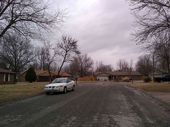 4th image of 1014 N Westridge Ln