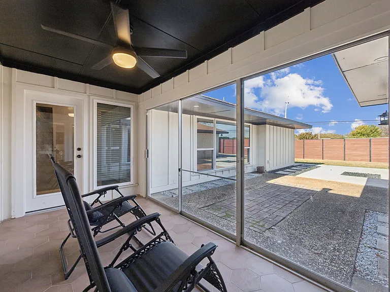 2833 Meadowbrook Dr — Photo 30