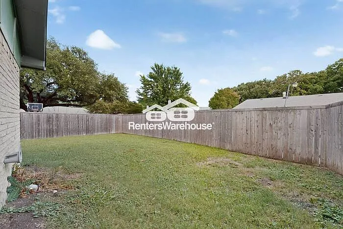 1004 Whitehall Dr — Photo 47