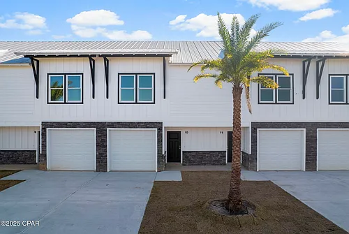 7043 Patronis Dr Photo 1