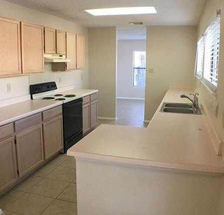 4th image of 15007 Sue Ellen Cir