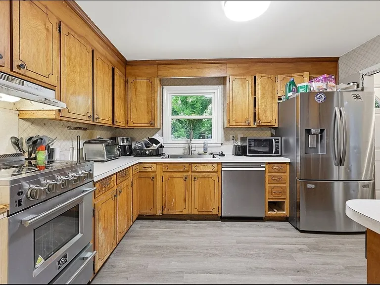 9201 Sandburg Ave — Photo 16