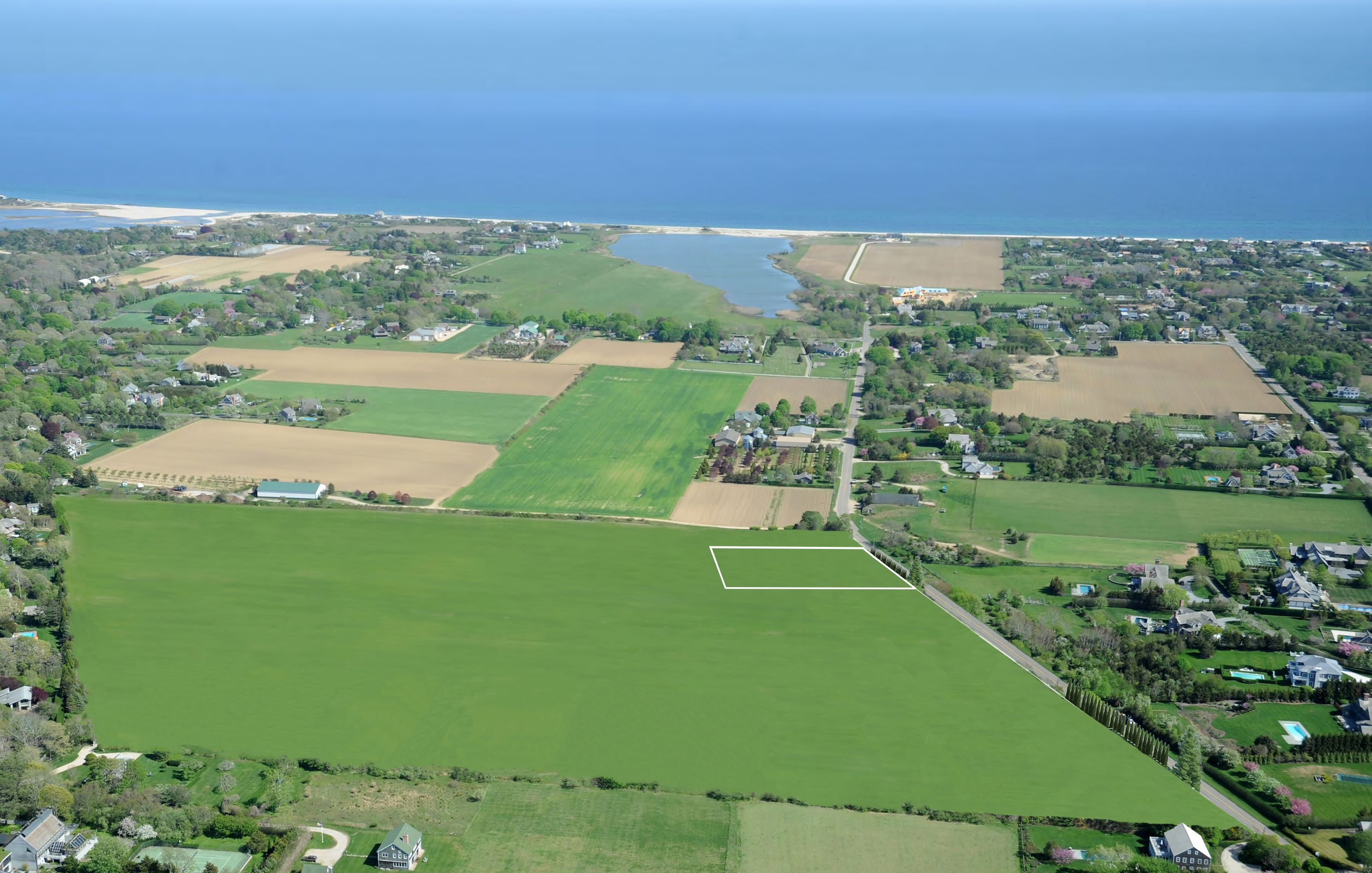 57 Wainscott Hollow Rd in Wainscott Out East