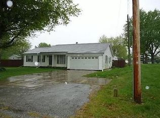 415 Camden Rd, Mount Sterling, IL 62353