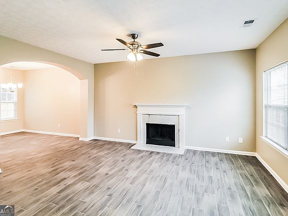 5th image of 7440 Royale Ln