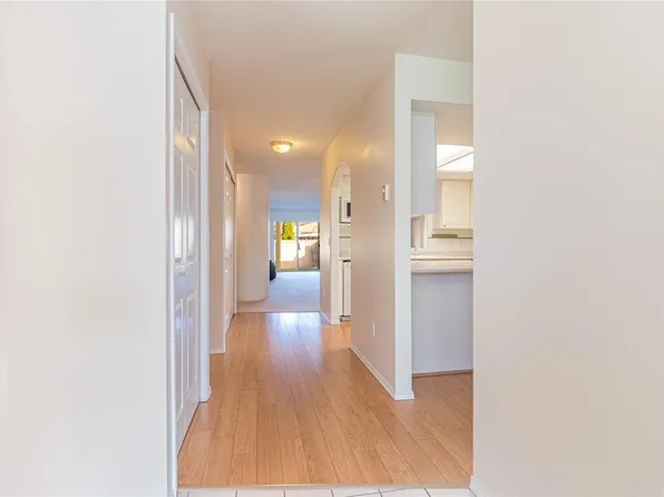 310 Pym St N #8, Parksville, BC V9P 2P4