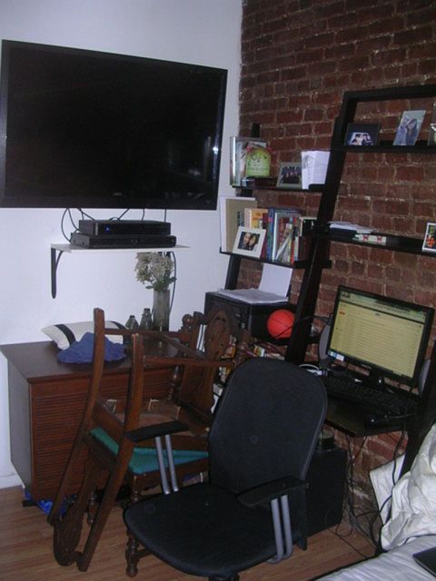 2nd image of 420 E 73rd St APT 2