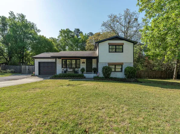 909 Dogwood Ave, Elgin, SC 29045