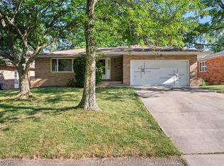 6015 Laurent Dr, Parma, OH 44129