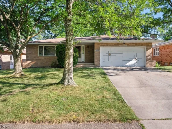 6015 Laurent Dr, Parma, OH 44129