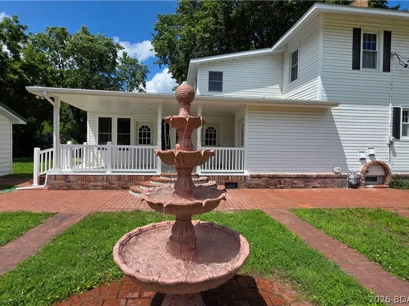 501 N Monroe St, Versailles, MO 65084