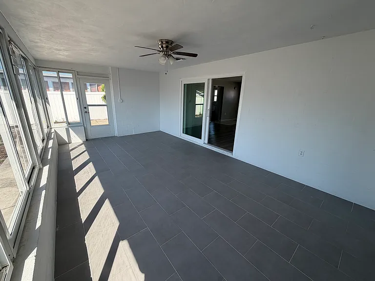 7520 Hawthorn Dr — Photo 12