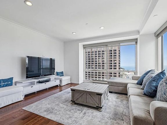 5th image of 333 Bush St APT 3806