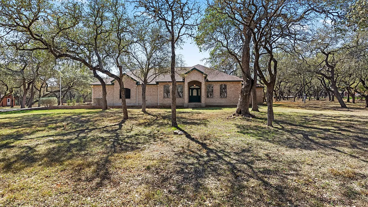 Building Photo - 10808 Dedeke Dr
