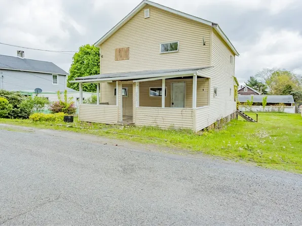 2065 1st St, Apollo, PA 15613