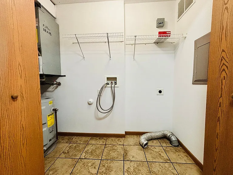 Shadow Ridge Apartments — Photo 32