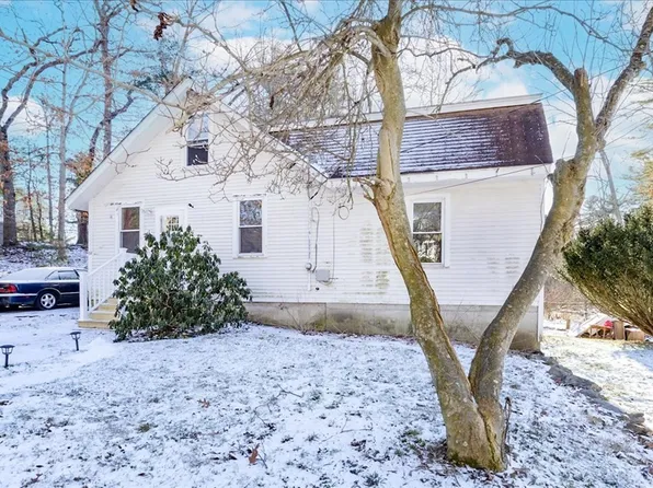 68 North St, Methuen, MA 01844