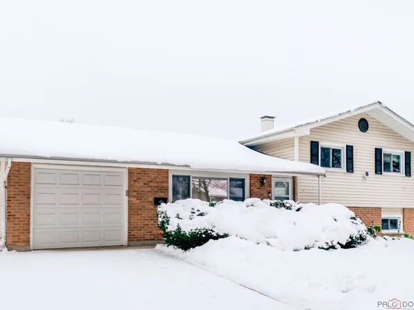 1910 Ashley Rd, Hoffman Estates, IL 60169