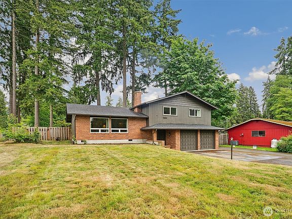2nd image of 3512 Frances Drive SE
