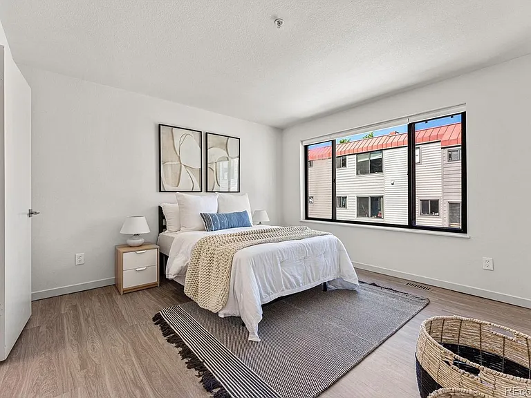 824 Walnut St #E — Photo 9
