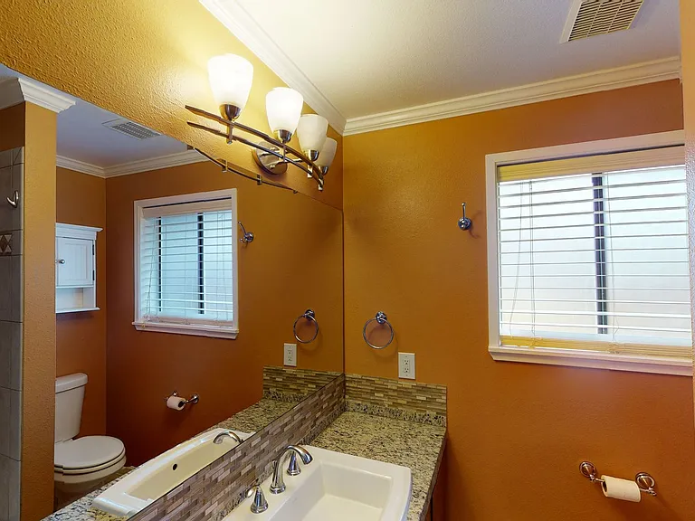 525 N Roosevelt St — Photo 15