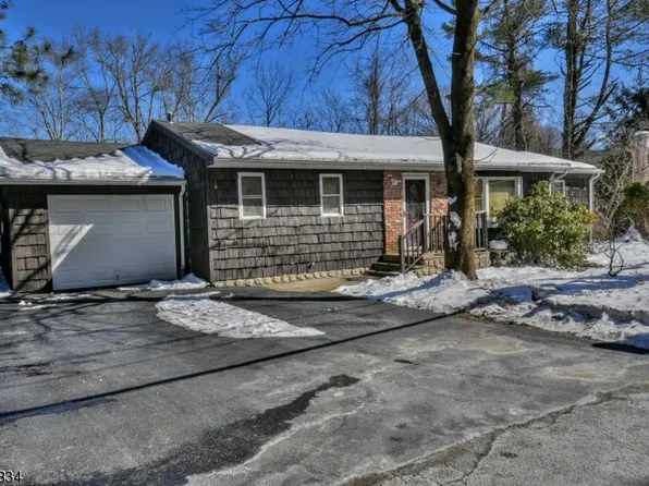 12 Longhouse Dr, West Milford Twp., NJ 07421