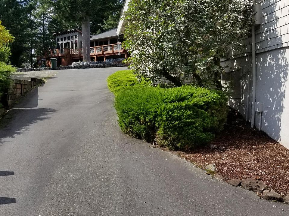 1st image of 9509 Woodworth Ave