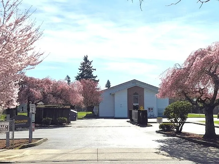 SUNDANCER APARTMENTS — Photo 27