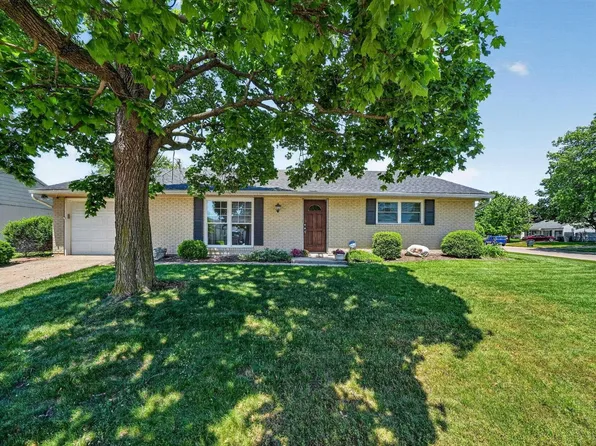 1501 Viking Dr, South Bend, IN 46628