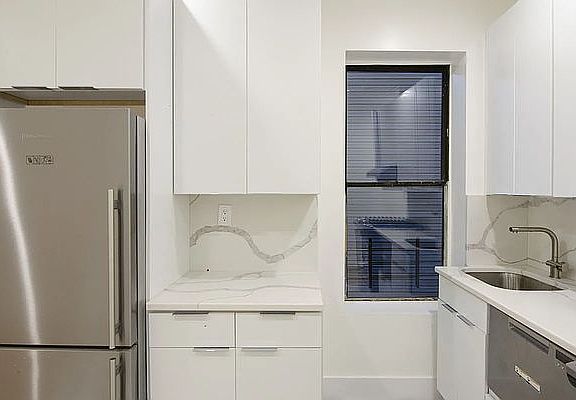3rd image of 251 Pacific St APT 10