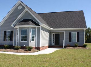 102 Fox Run Dr, Washington, NC 27889