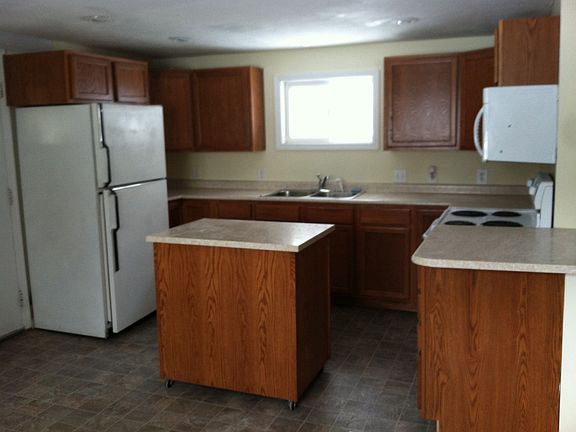 Kitchen with Movable Island