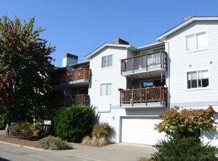 7000 Cleopatra Place Nw #202, Seattle, WA 98117