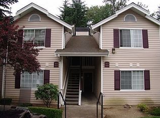 19230 Forest Park Dr NE APT A102, Lake Forest Park, WA 98155