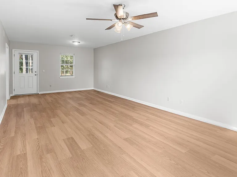 453 Brannen Dr #5 — Photo 3