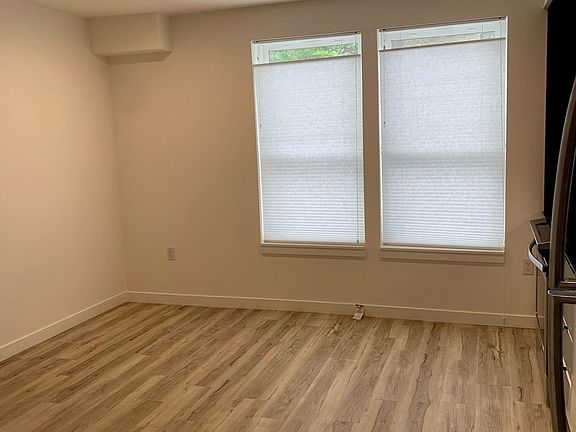 3rd image of 5635-5645 NE Glisan St #B1-01