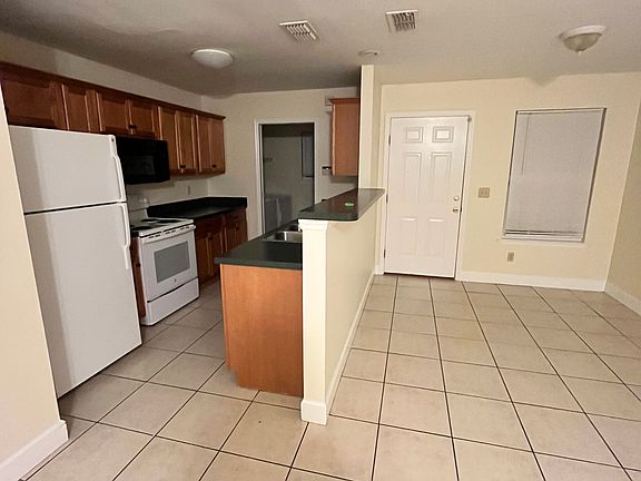 3rd image of 724 W Georgia St #B