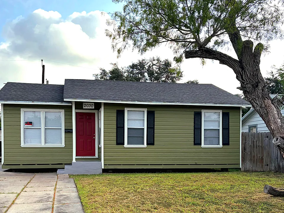 2030 Harriett Dr