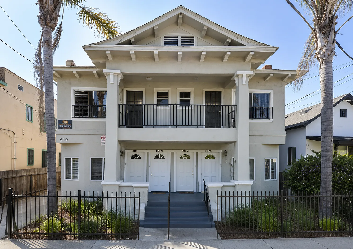 2 bed, 864 sqft, $2,900 — Photo 1