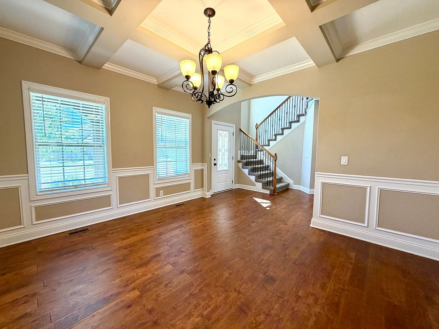 413 Clover Meadows Ct — Photo 3