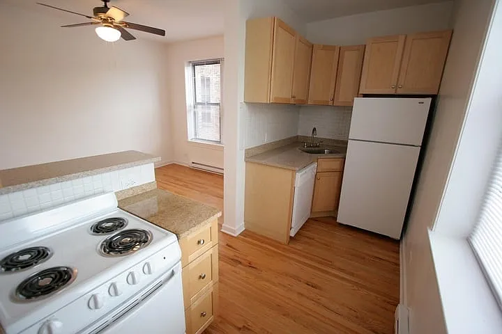 Kenwood Court — Photo 38