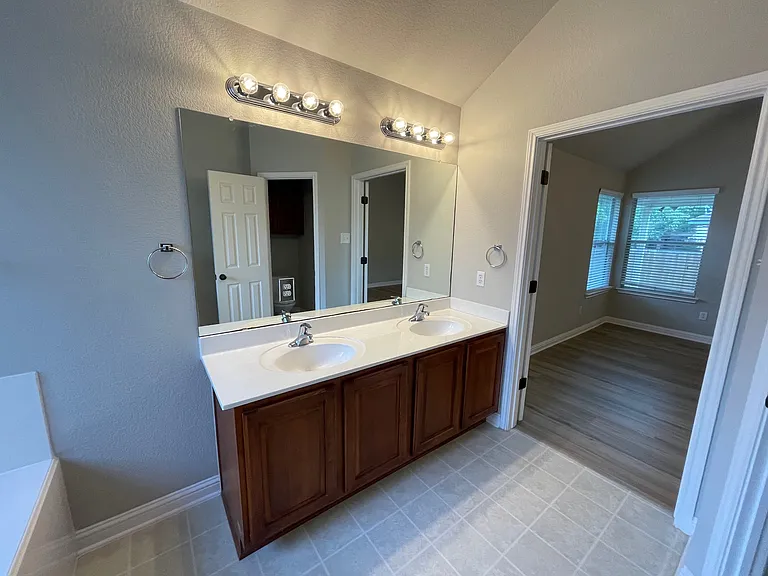 10025 Mount Rainier Dr — Photo 25